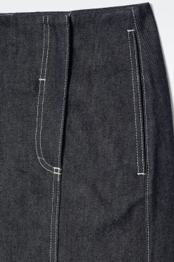 GERADE GESCHNITTENER MIDIROCK AUS DENIM