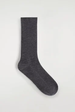 GERIPPTE WOLLSOCKEN
