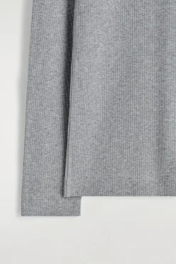 GERIPPTES LANGARMSHIRT AUS JERSEY