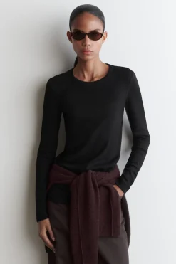 GERIPPTES LANGARMSHIRT AUS JERSEY