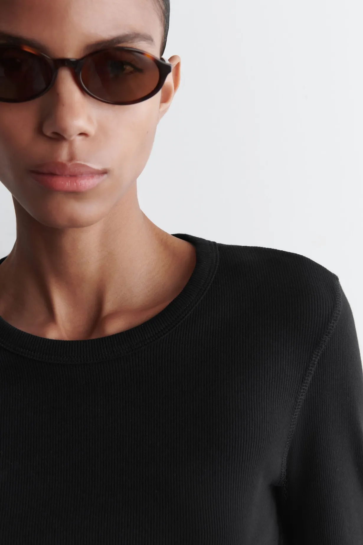 GERIPPTES LANGARMSHIRT AUS JERSEY