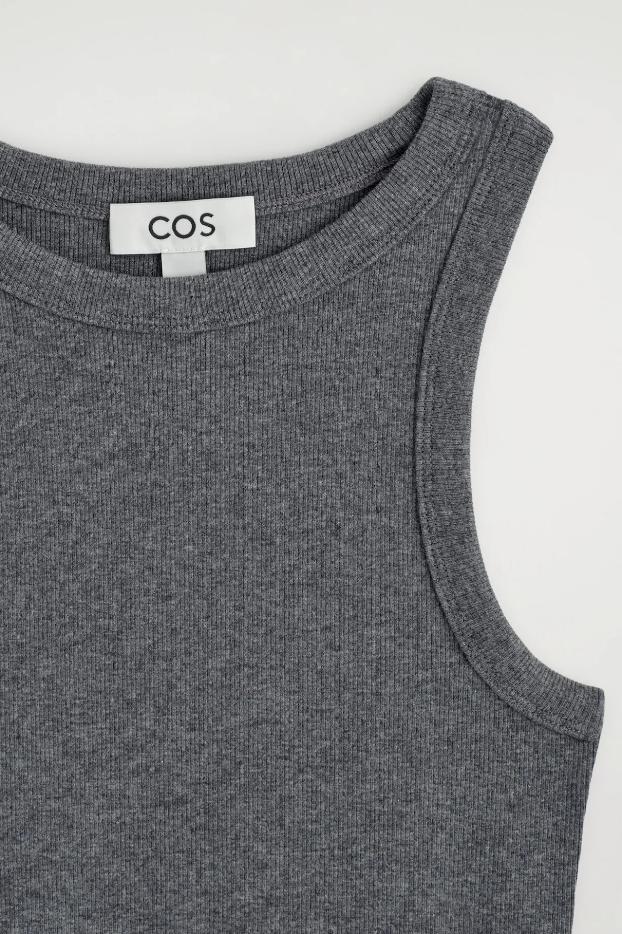 GERIPPTES TANKTOP AUS BAUMWOLLE