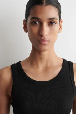 GERIPPTES TANKTOP AUS BAUMWOLLE