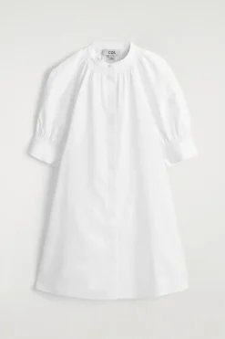 GESMOKTES HEMDKLEID MIT PUFFÄRMELN