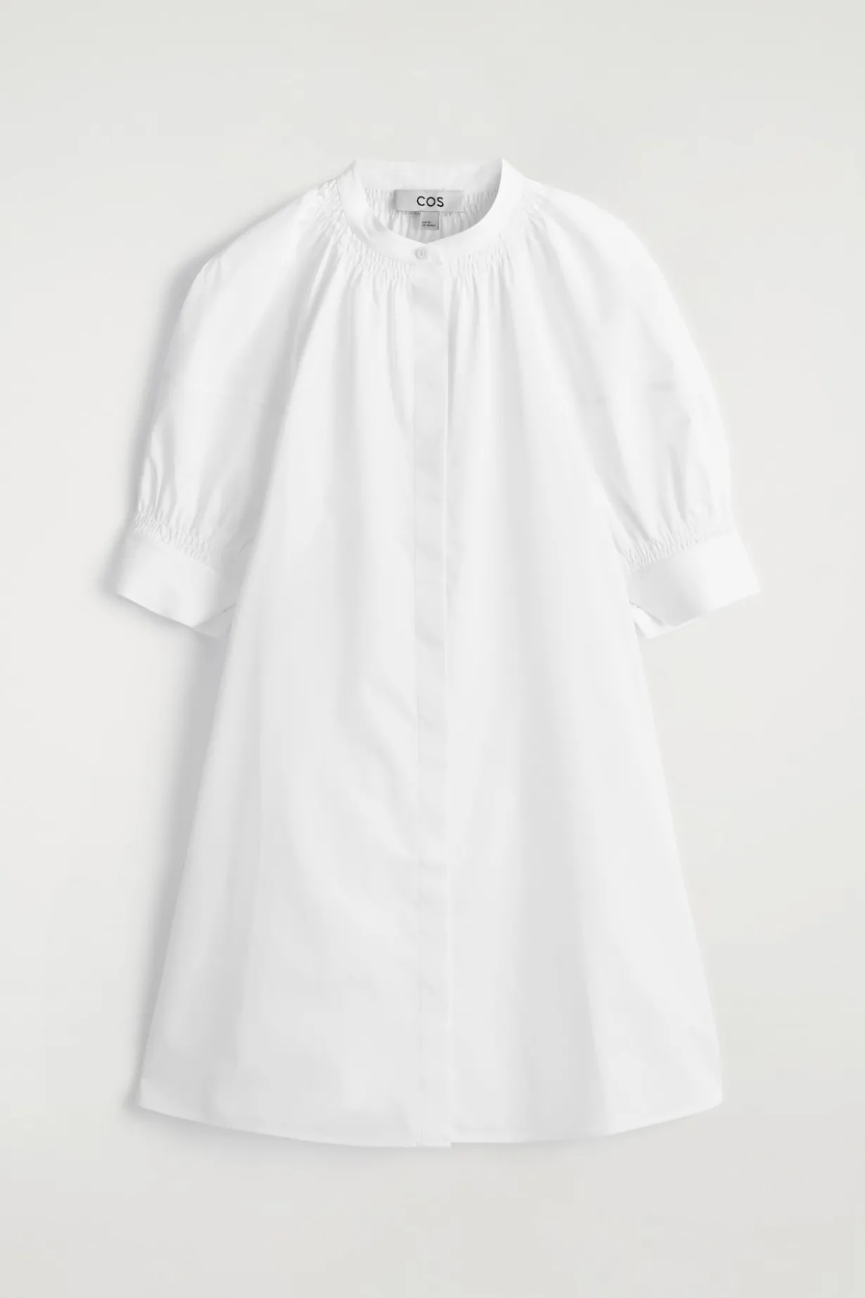 GESMOKTES HEMDKLEID MIT PUFFÄRMELN