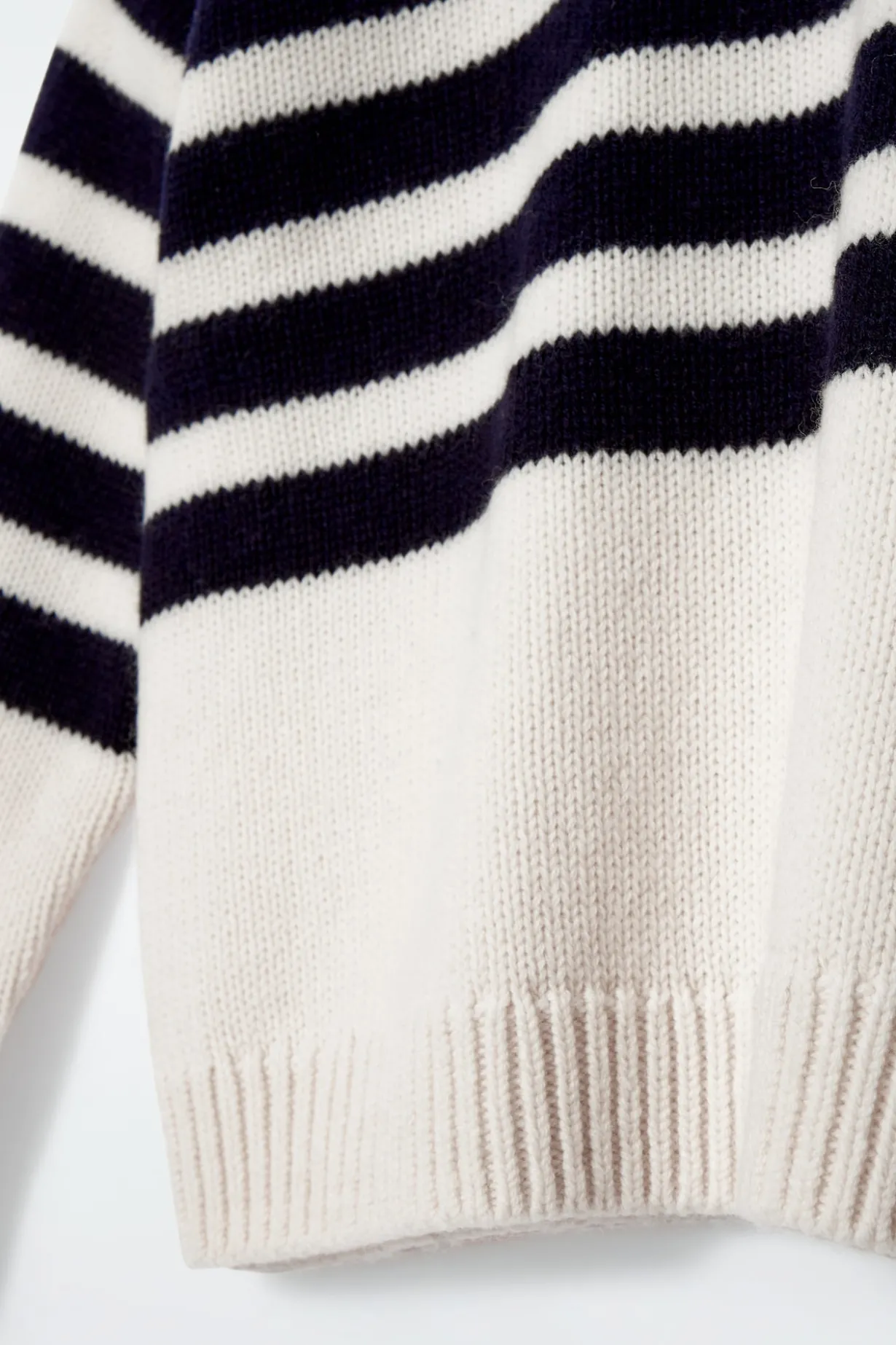 GESTREIFTER WOLLPULLOVER