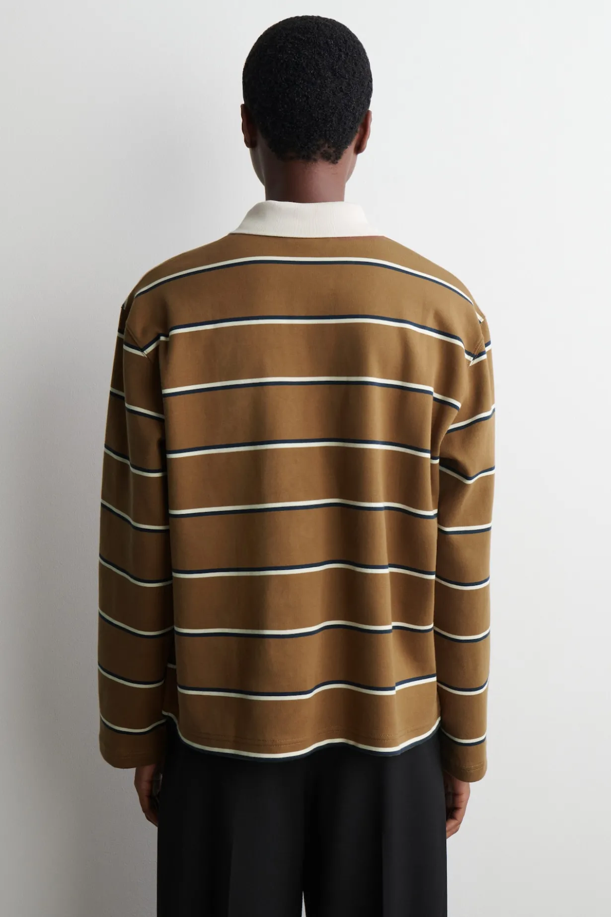 GESTREIFTES LANGÄRMLIGES POLOSHIRT