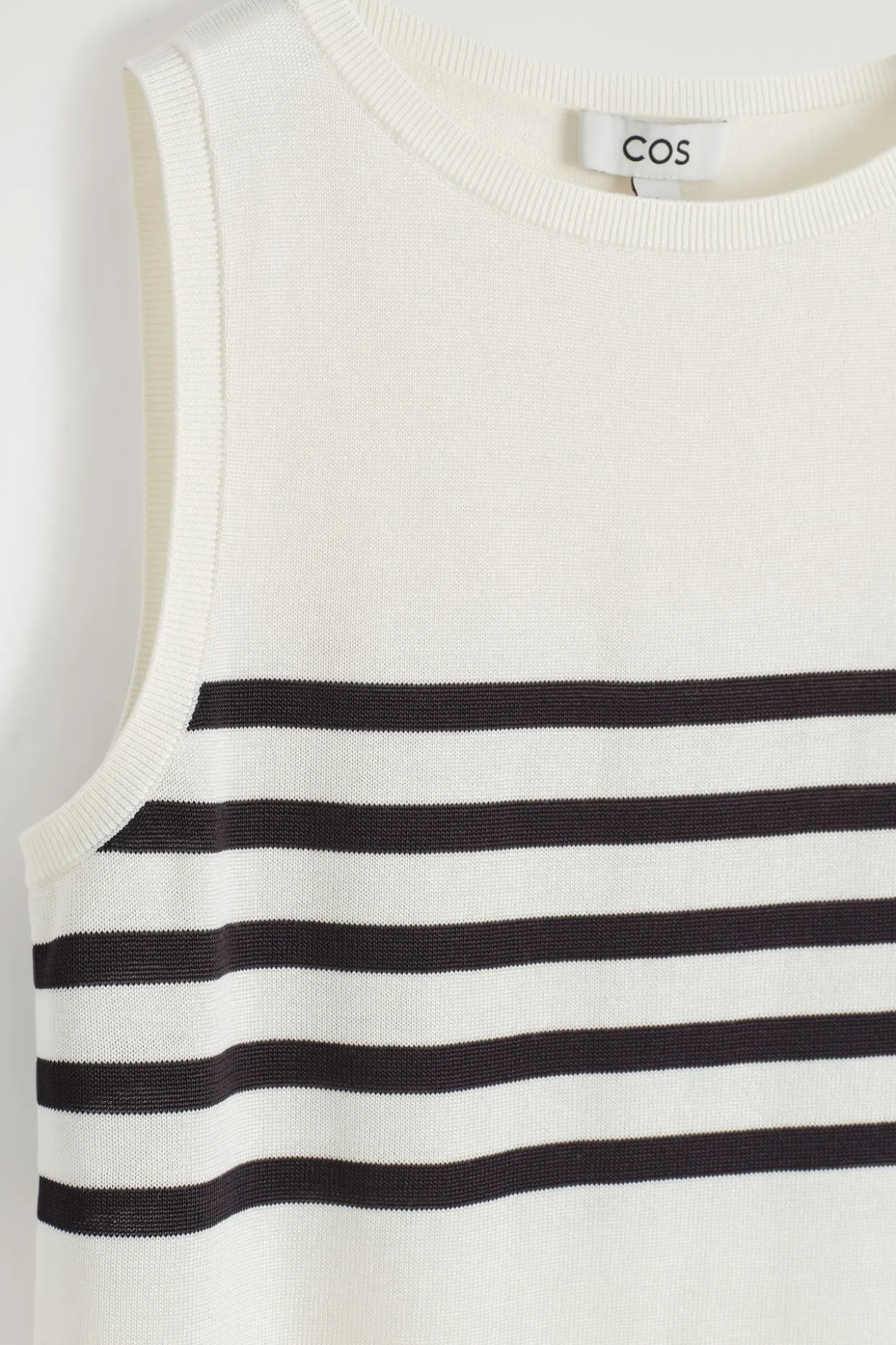 GESTREIFTES STRICK-TANKTOP