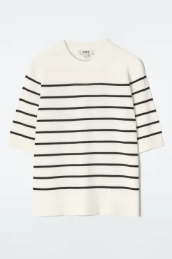 GESTRICKTES T-SHIRT MIT NORMALER PASSFORM