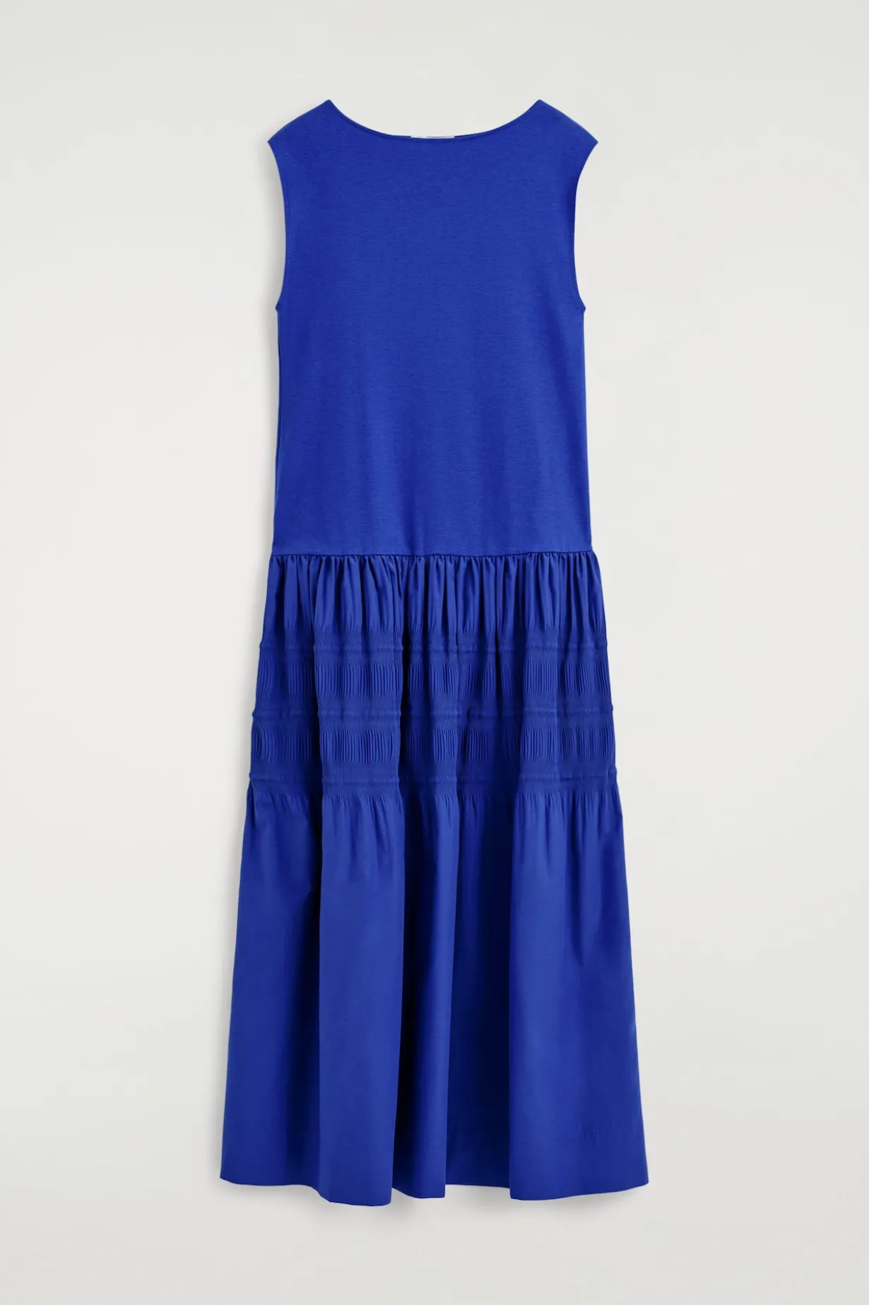 GESTUFTES MIDIKLEID MIT RAFFUNGEN