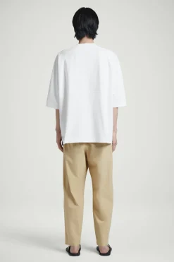 GEWICHTIGES OVERSIZED-T-SHIRT MIT KRAGEN