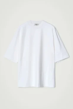 GEWICHTIGES OVERSIZED-T-SHIRT MIT KRAGEN