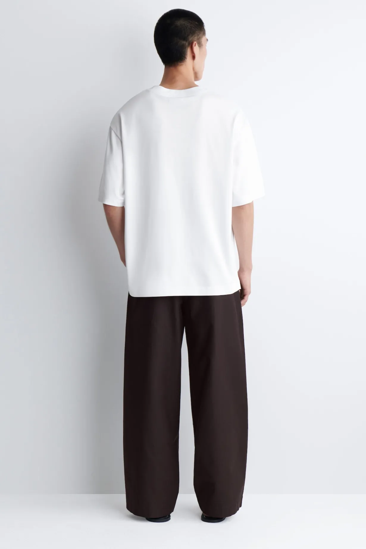 GEWICHTIGES OVERSIZED-T-SHIRT AUS BAUMWOLLE