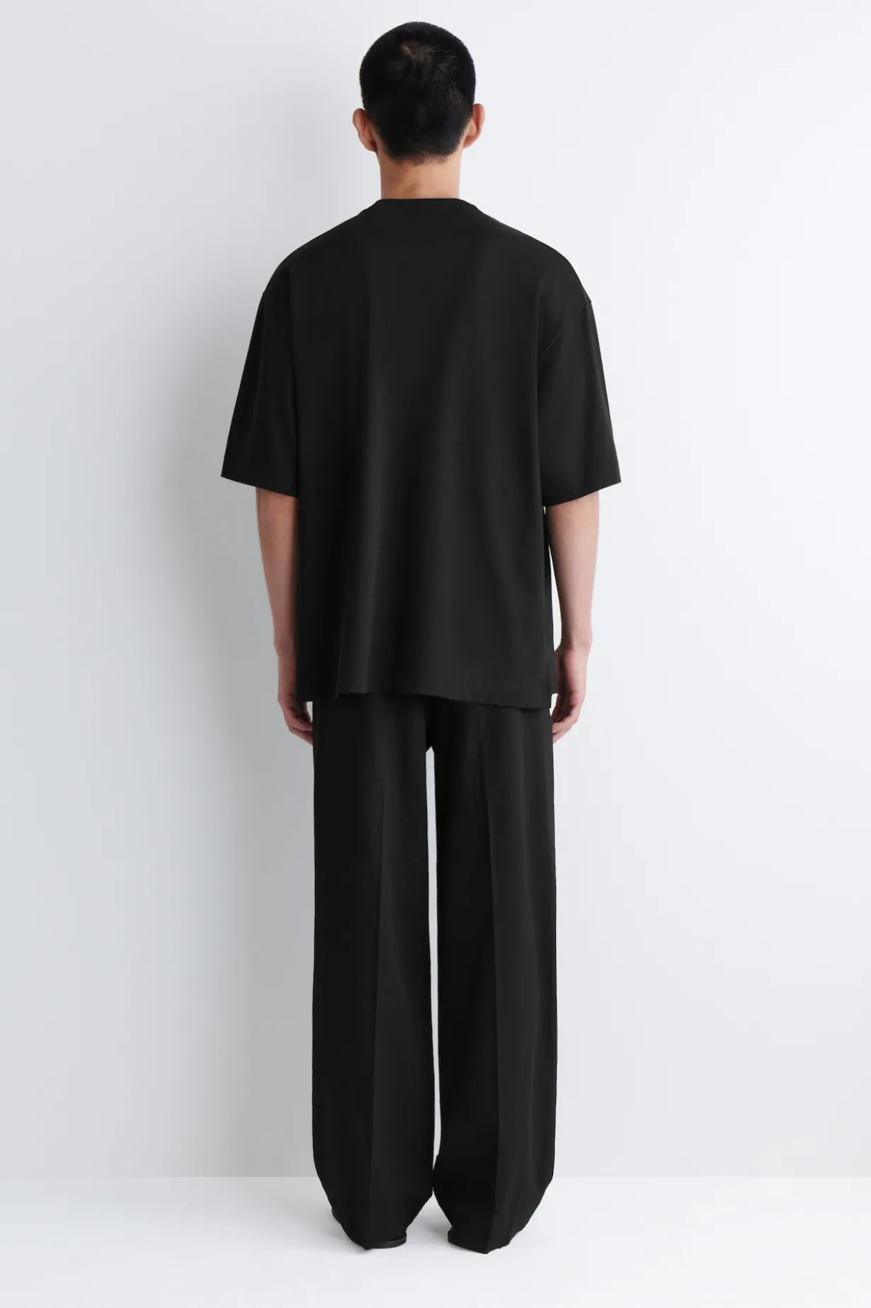 GEWICHTIGES OVERSIZED-T-SHIRT AUS BAUMWOLLE
