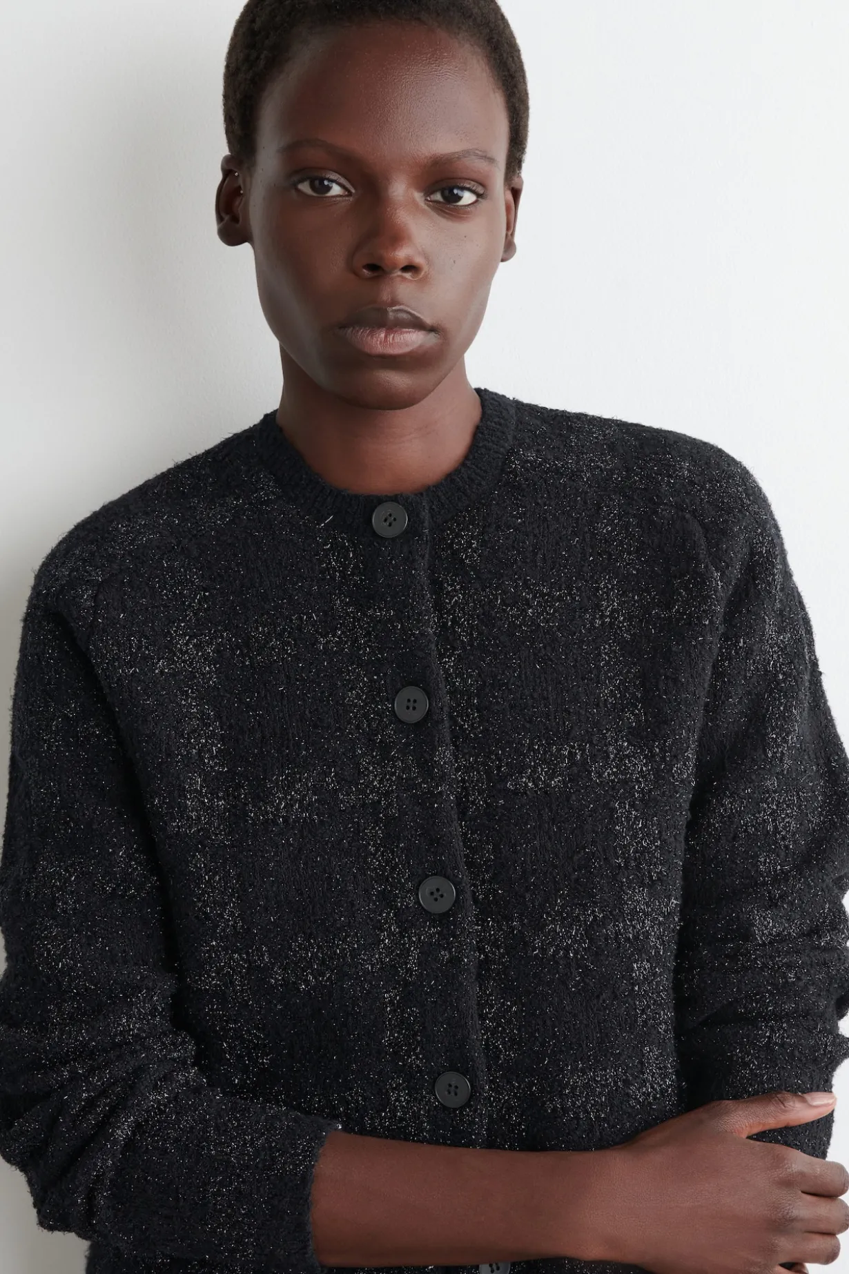 GLITZERNDE BOUCLÉ-STRICKJACKE