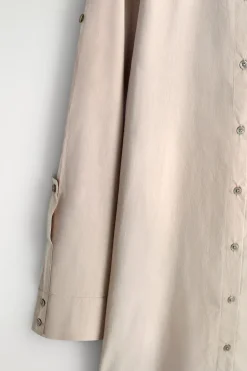 HEMDKLEID AUS BAUMWOLLE IN MIDILÄNGE