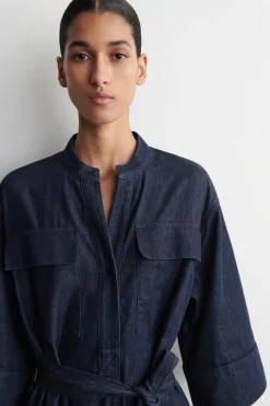 HEMDKLEID AUS DENIM IN MIDILÄNGE