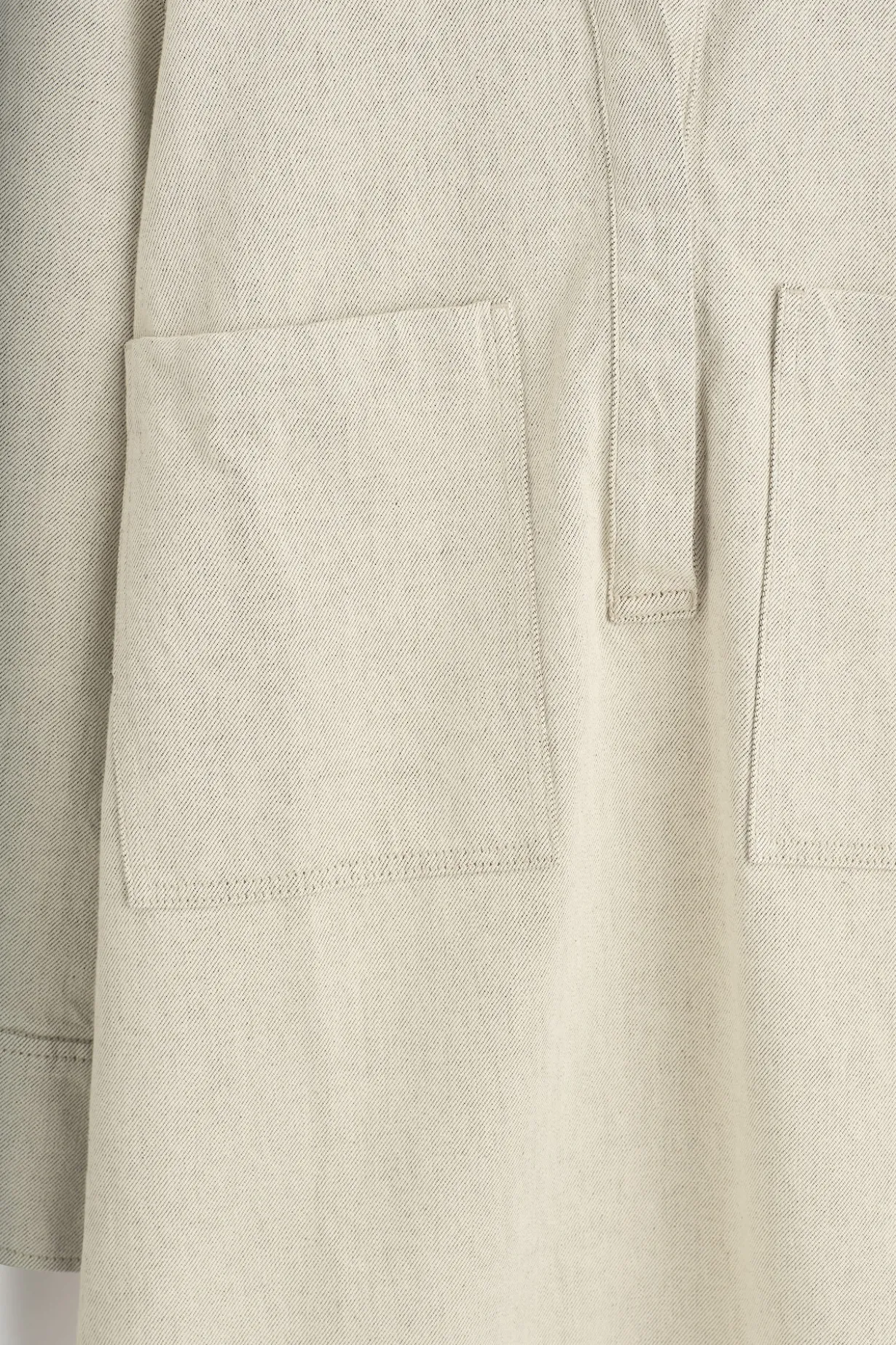 HEMDKLEID AUS DENIM MIT OFFENEM KRAGEN