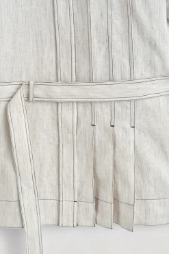 HEMDKLEID AUS LEINEN MIT GÜRTEL UND FALTEN