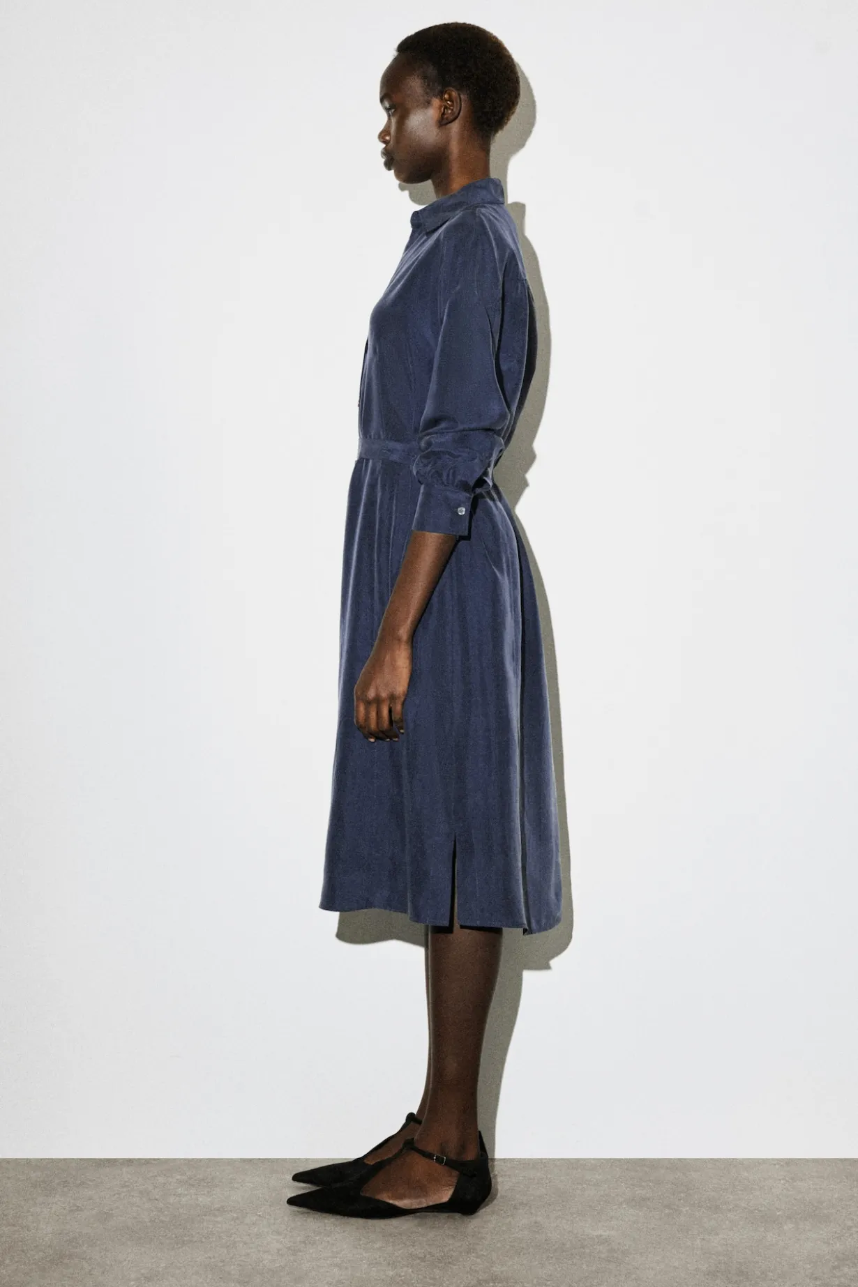 HEMDKLEID AUS SEIDE IN KNITTEROPTIK