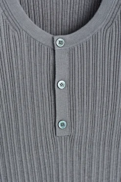 HENLEY-T-SHIRT AUS SEIDEN-BAUMWOLL-MIX