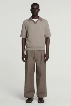 HOSE AUS BAUMWOLL-TWILL MIT WEITEM BEIN