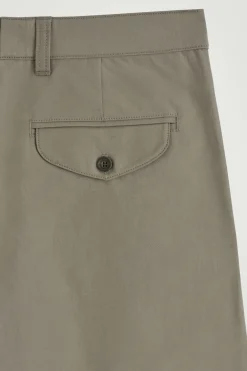 HOSE AUS BAUMWOLL-TWILL MIT WEITEM BEIN
