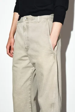 HOSE AUS DENIM MIT BARREL-BEIN