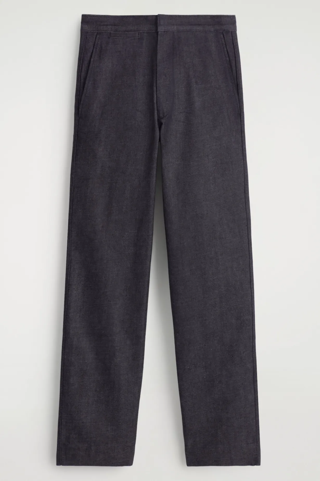 HOSE AUS DENIM MIT GERADEM BEIN