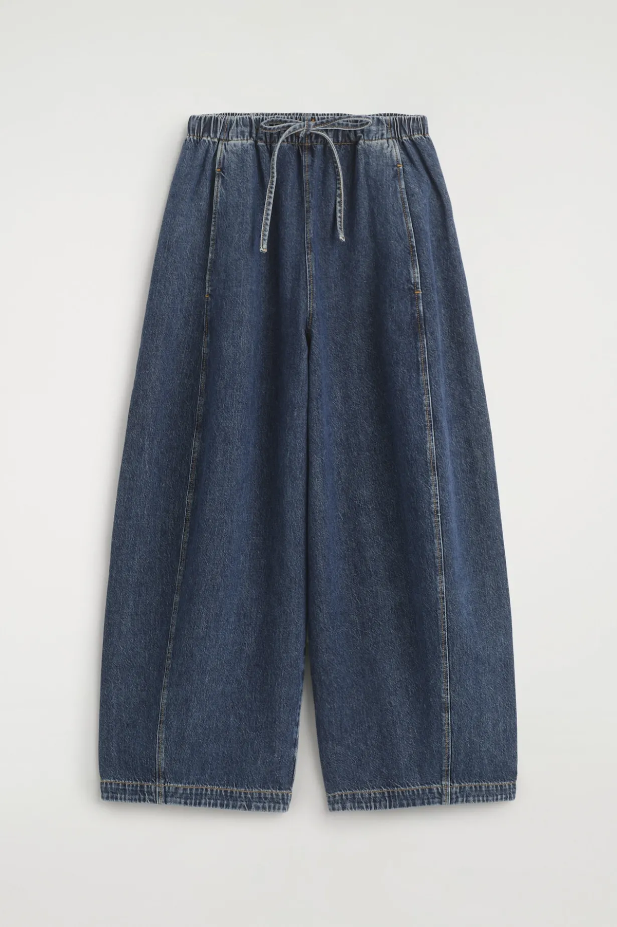 HOSE AUS DENIM MIT KORDELZUGBUND UND BARREL-BEIN