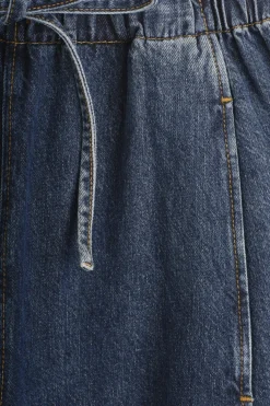 HOSE AUS DENIM MIT KORDELZUGBUND UND BARREL-BEIN