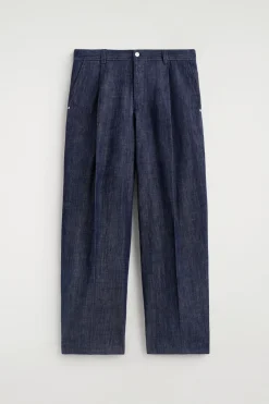 HOSE AUS DENIM MIT WEITEM BEIN UND BÜGELFALTEN