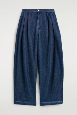 HOSE AUS DENIM MIT WEITEM BEIN UND BÜGELFALTEN