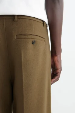 HOSE AUS DOUBLEFACE-WOLLE MIT BARREL-BEIN