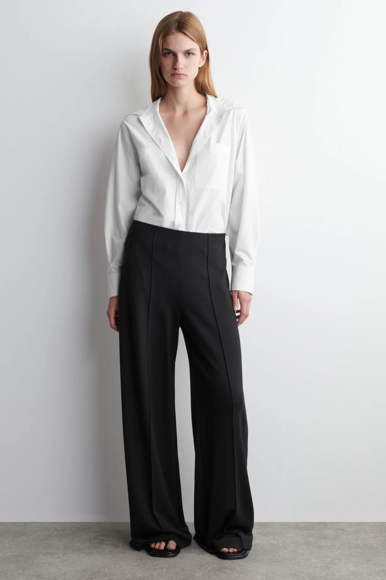 HOSE AUS JERSEY MIT WEITEM BEIN