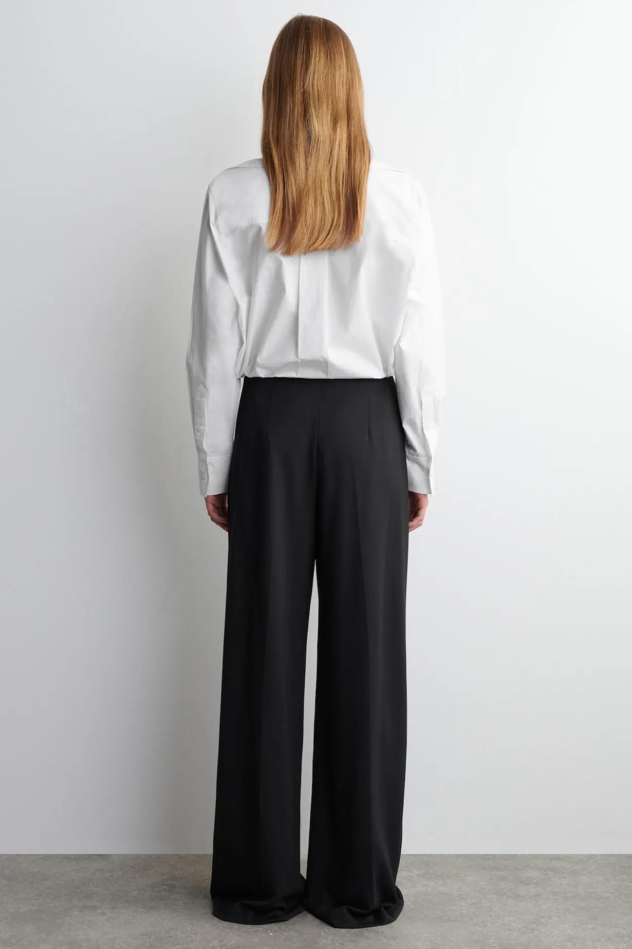HOSE AUS JERSEY MIT WEITEM BEIN