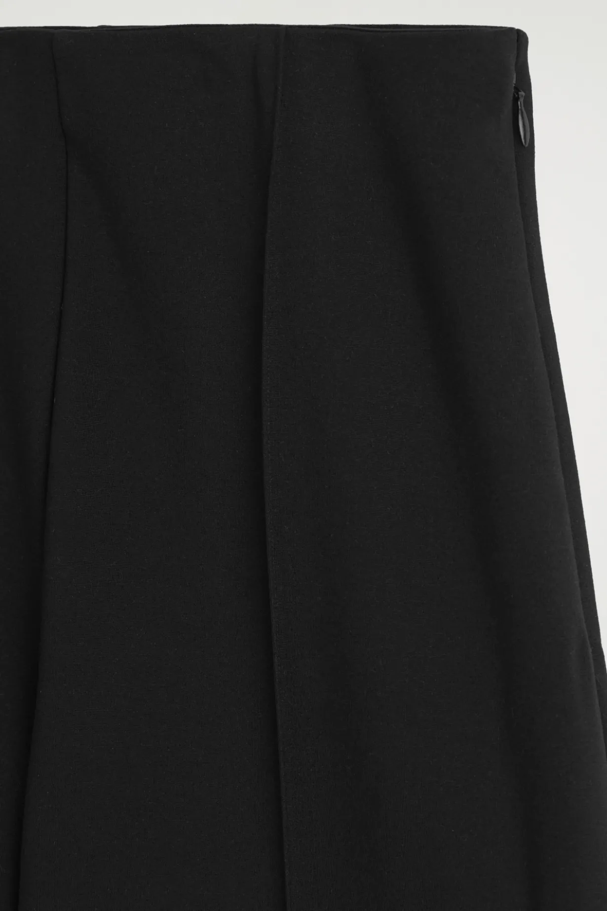 HOSE AUS JERSEY MIT WEITEM BEIN
