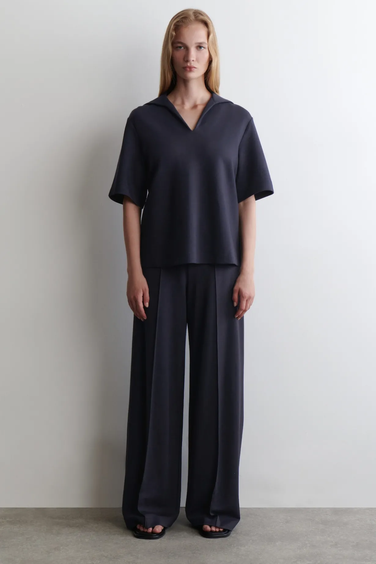 HOSE AUS MODAL MIT WEITEM BEIN