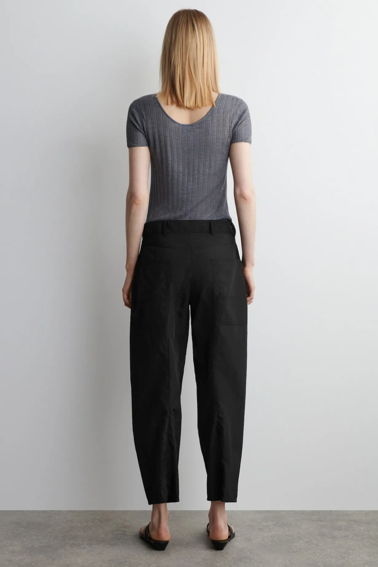 HOSE AUS NYLON MIT BARREL-BEIN