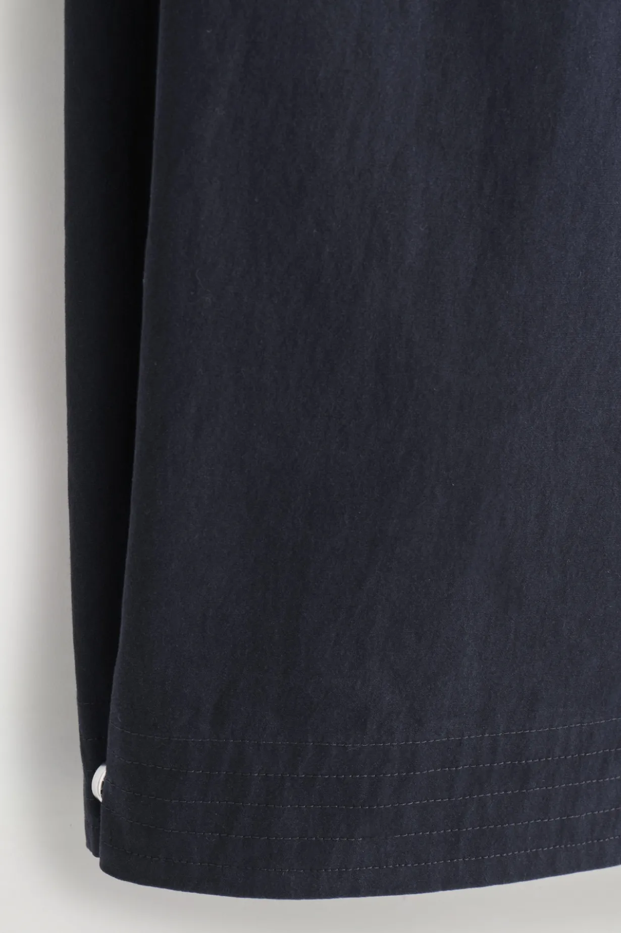 HOSE AUS PIMA-BAUMWOLLE MIT BARREL-BEIN