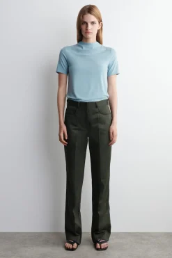 HOSE AUS SATIN MIT GERADEM BEIN