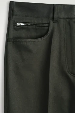 HOSE AUS SATIN MIT GERADEM BEIN