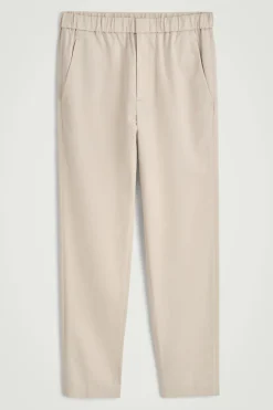 HOSE AUS TWILL MIT SCHMAL ZULAUFENDEM BEIN
