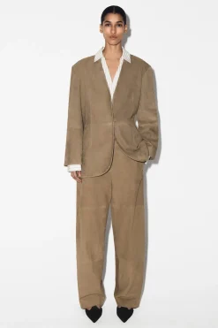 HOSE AUS VELOURSLEDER MIT GERADEM BEIN