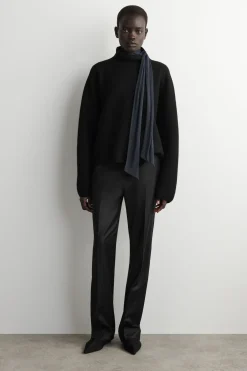 HOSE AUS WOLLFLANELL MIT GERADEM BEIN