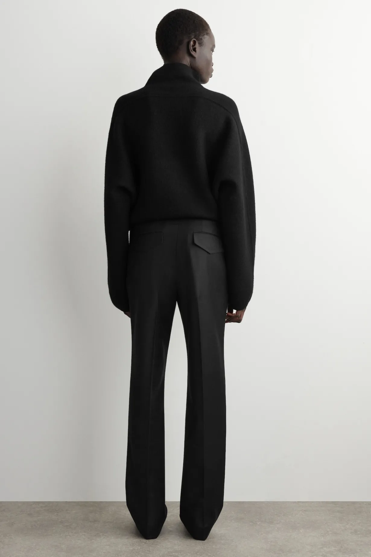 HOSE AUS WOLLFLANELL MIT GERADEM BEIN