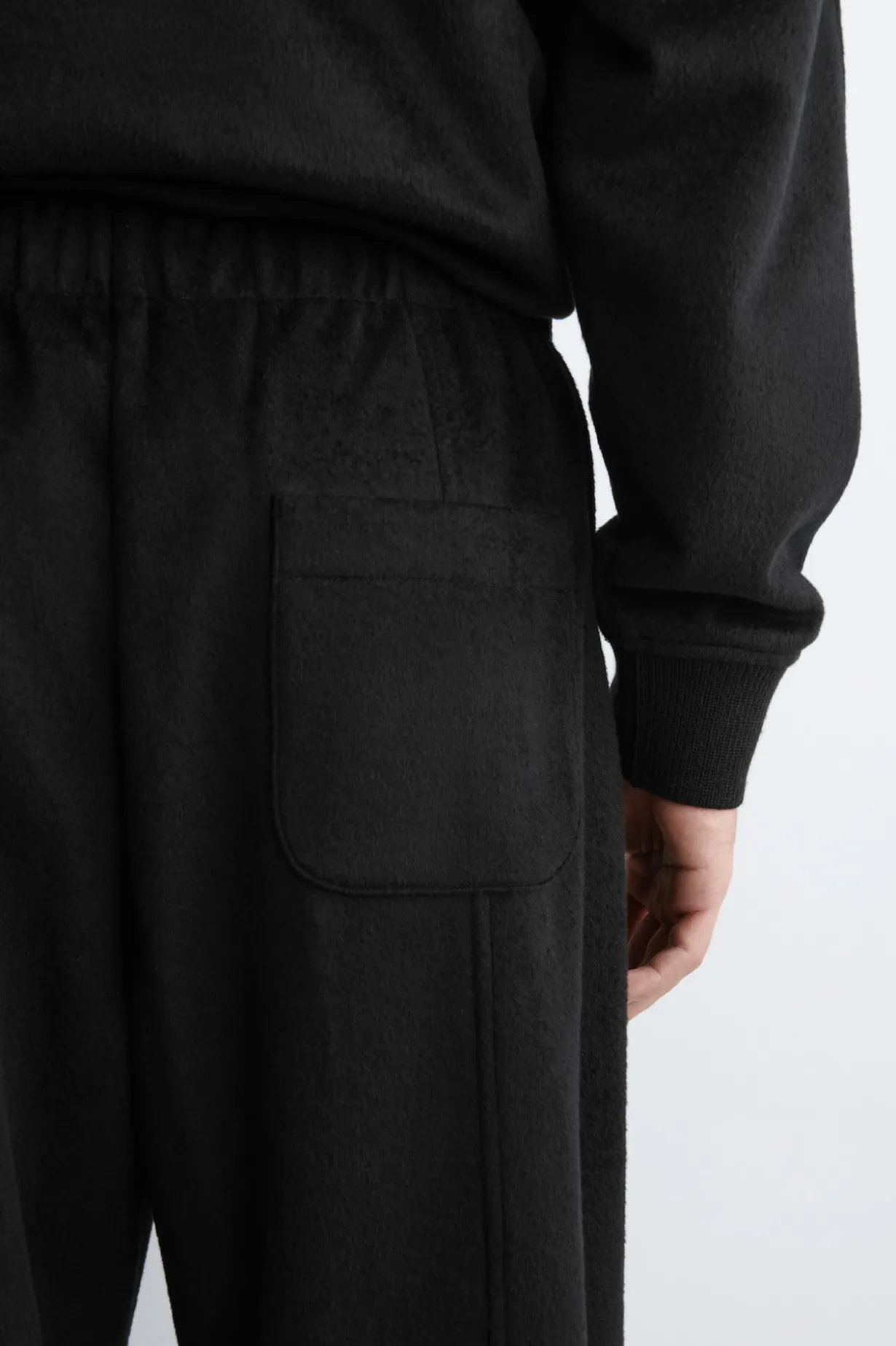 HOSE AUS WOLL-MIX MIT BARREL-BEIN