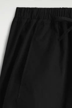 HOSE MIT BARREL-BEIN UND ELASTISCHEM BUND