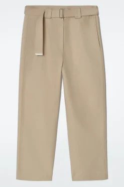 HOSE MIT GÜRTEL UND SCHMALEM BEIN