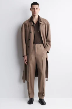 HOSE MIT SCHMALER PASSFORM AUS FLIEßENDEM TWILL